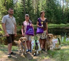 Kuvassa kokeen ylituomari Mikko Ahti, Taina Ketola & Refengold's Ans Negrita Gold Rum "Minttu" ja Liisa Ewart & Pendolinon TQ Jazz "Roope".  Kuva Eeva Saarnio
